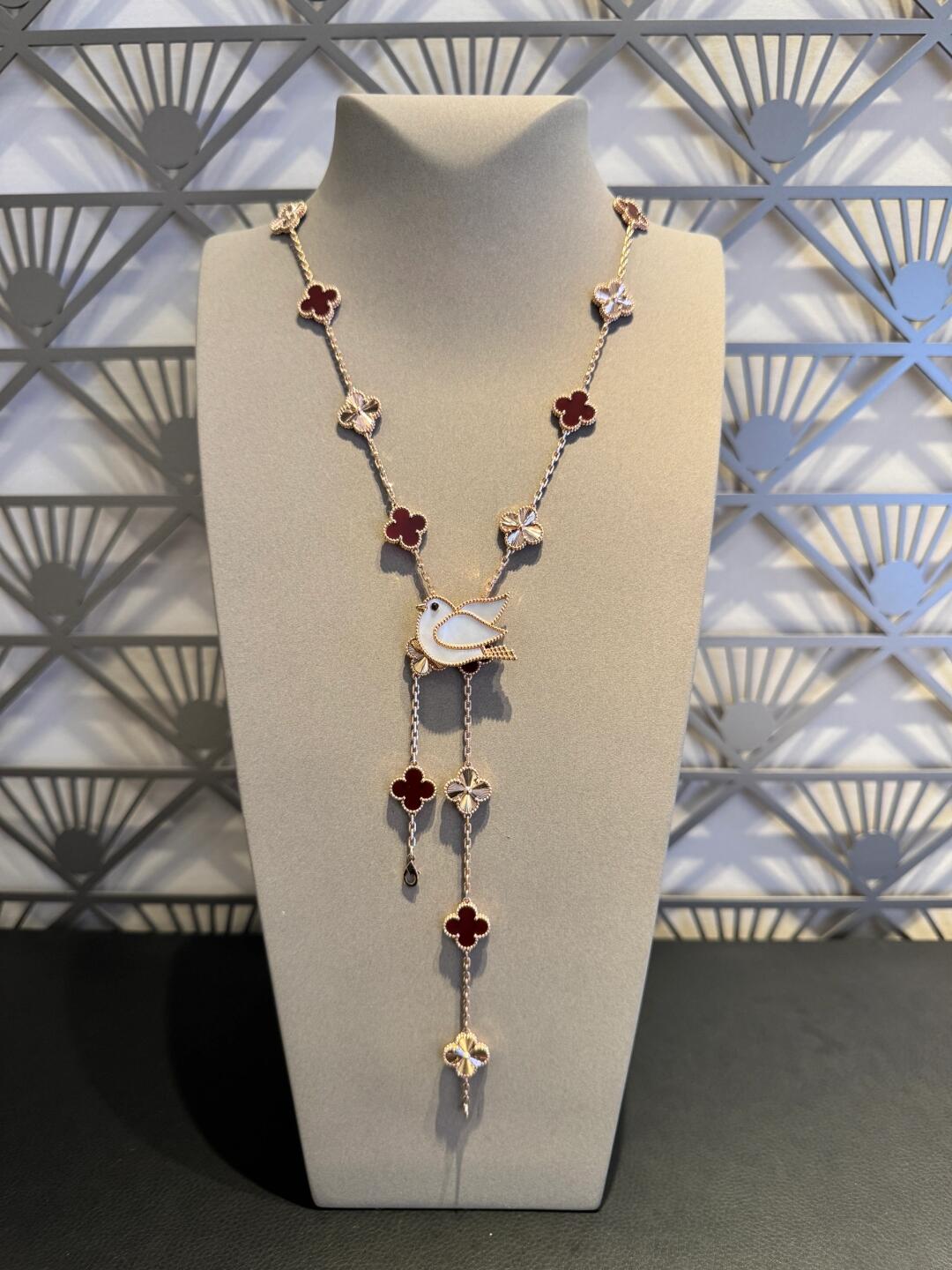 [Garvey ]CLOVER 20 MOTIFS LASER CARNELIAN NECKLACE
