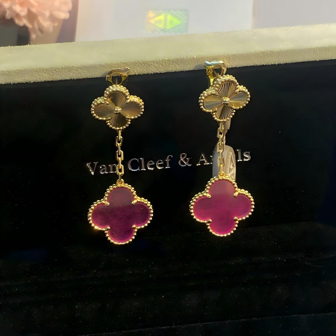 [Garvey]NEW CLOVER 2 MOTIF PINK ENAMEL EARRINGS
