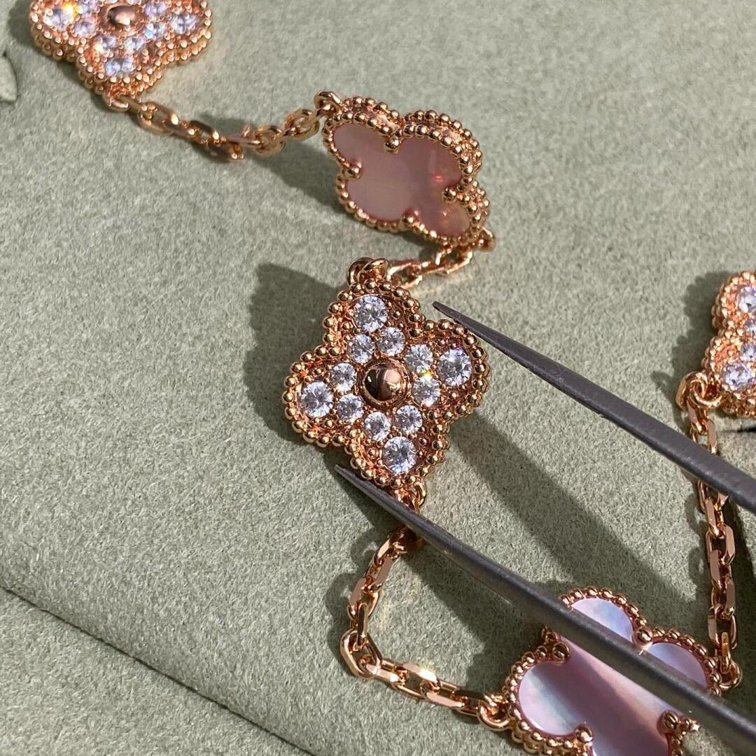 [Garvey ]CLOVER 10 MOTIFS DIAMOND PINK MOP NECKLACE