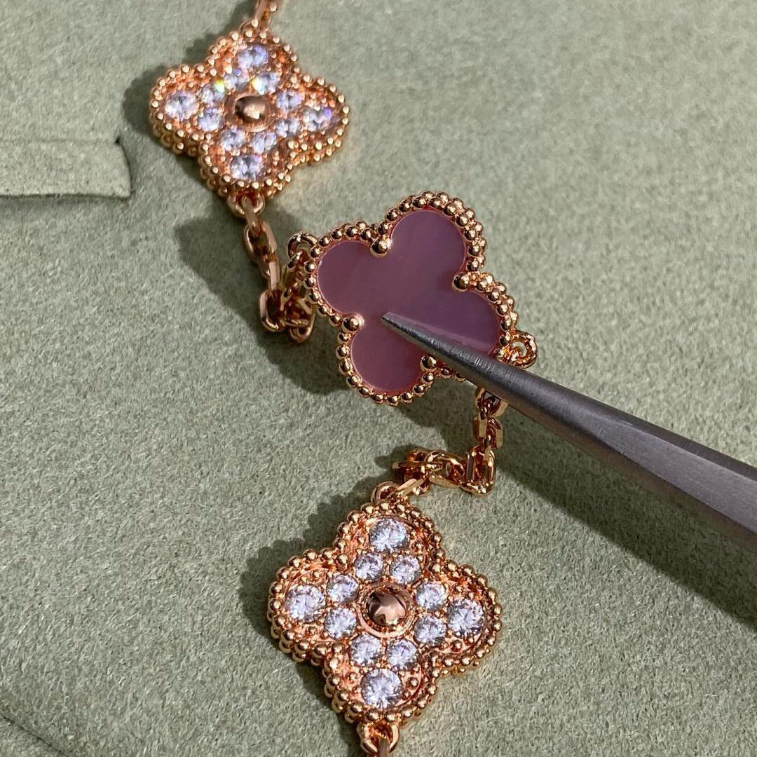 [Garvey ]CLOVER 10 MOTIFS DIAMOND PINK MOP NECKLACE