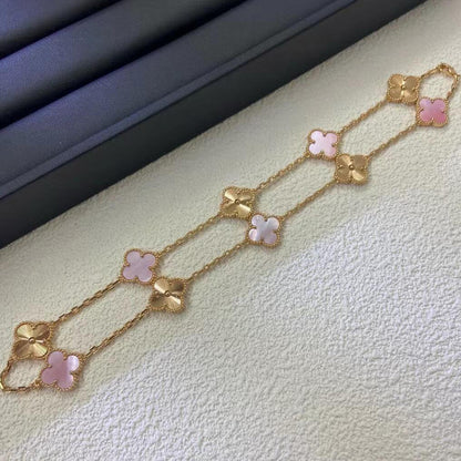 [Garvey ]CLOVER 10 MOTIFS  LASER PINK MOP NECKLACE