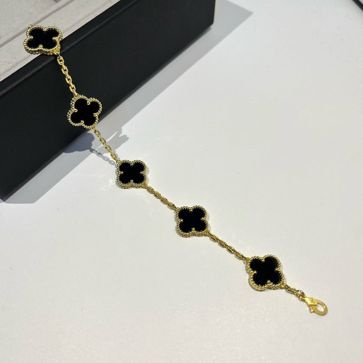 [Garvey ] CLOVER 5 MOTIF ONYXS BRACELET COLLECTION