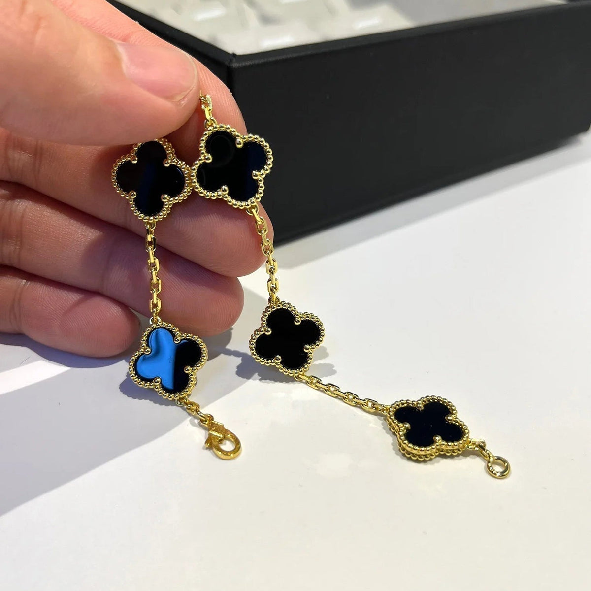 [Garvey ] CLOVER 5 MOTIF ONYXS BRACELET COLLECTION