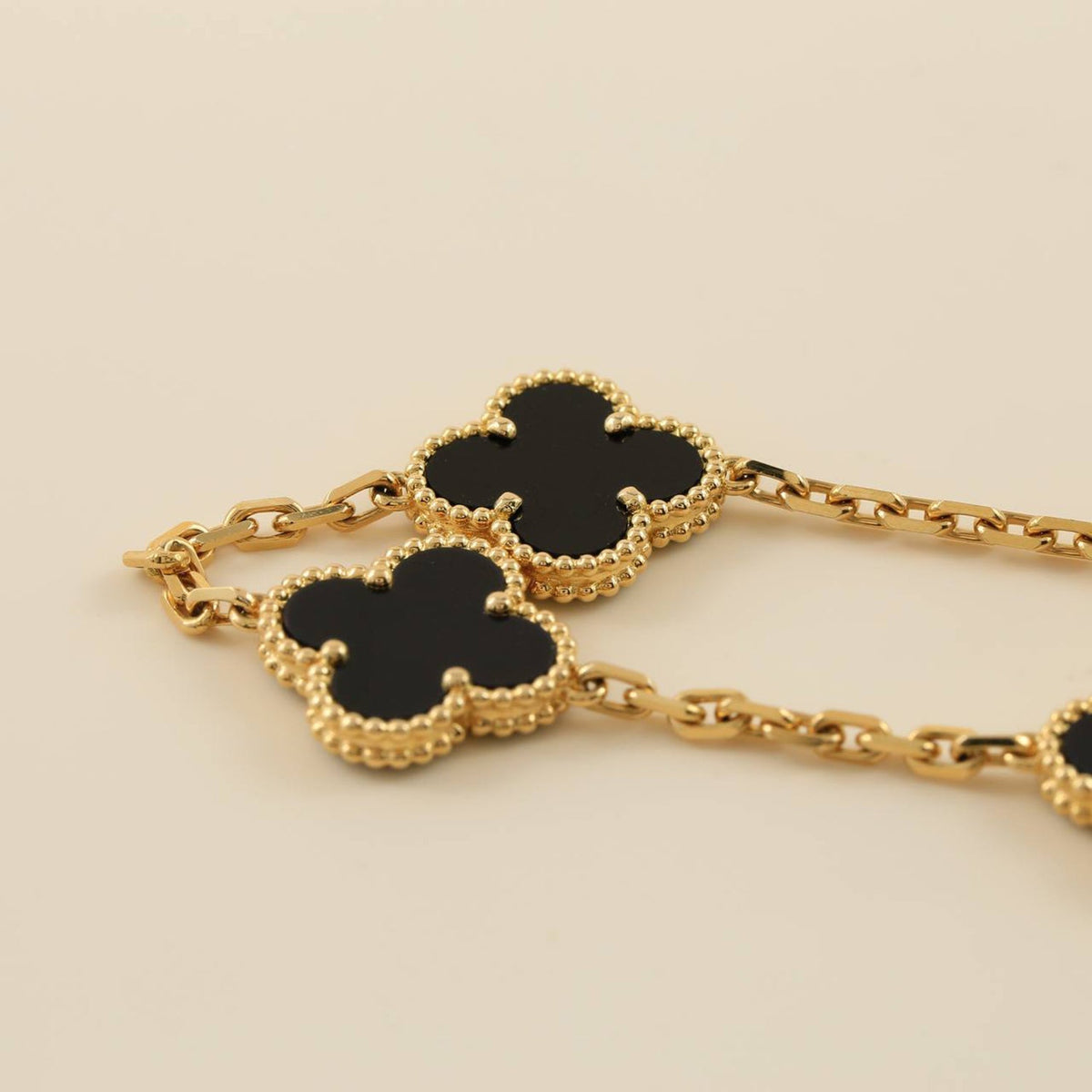 [Garvey ] CLOVER 5 MOTIF ONYXS BRACELET COLLECTION