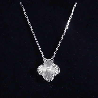 [Garvey ]CLOVER  15MM DIAMOND LASER NECKLACE SILVER