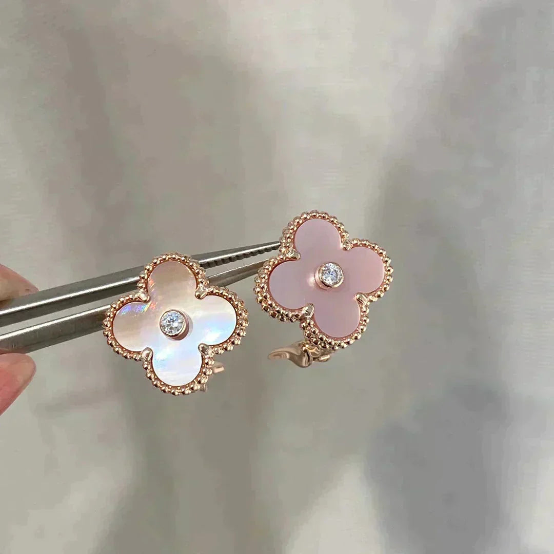 [Garvey ]CLOVER MEDIUM 1 MOTIFS  PINK MOP DIAMOND EARRINGS