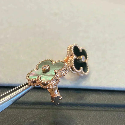[Garvey ]CLOVER MEDIUM 1 MOTIFS GRAY MOP  DIAMOND EARRINGS