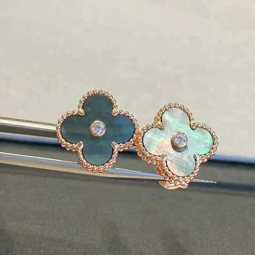 [Garvey ]CLOVER MEDIUM 1 MOTIFS GRAY MOP  DIAMOND EARRINGS