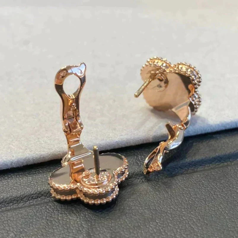 [Garvey ]CLOVER MEDIUM 1 MOTIFS GRAY MOP  DIAMOND EARRINGS