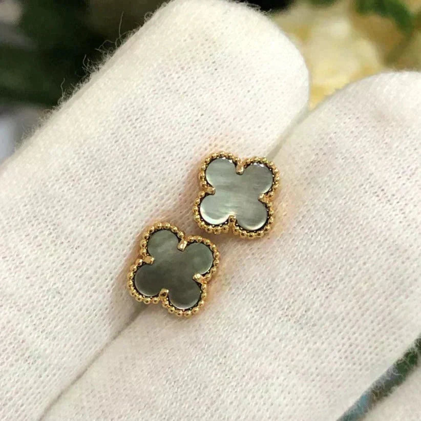 [Garvey ]CLOVER MINI 9.5MM GRAY MOP EARRINGS