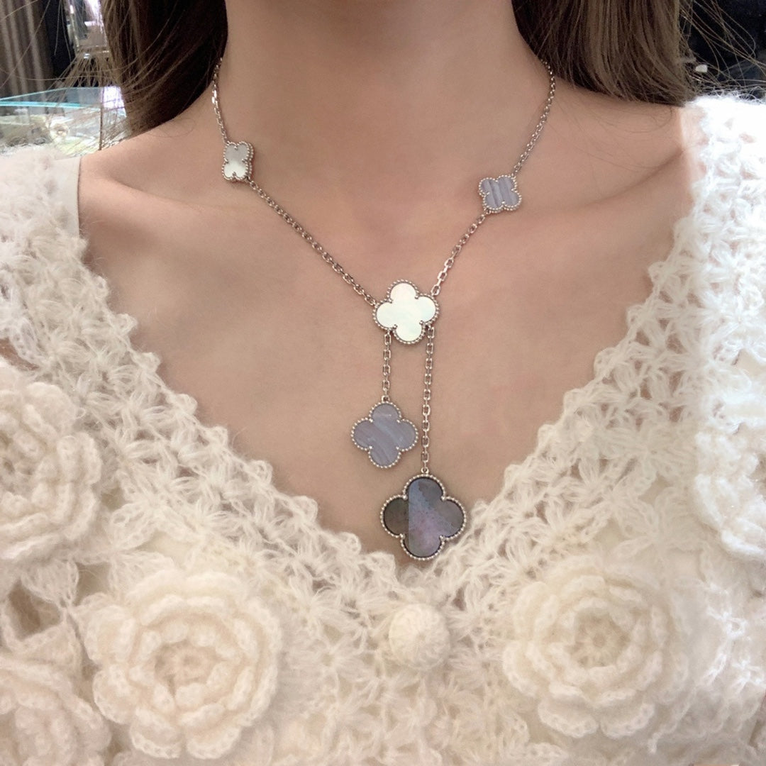[Garvey ]CLOVER MOP CHALCEDONY NECKLACE SILVER 6 MOTIF