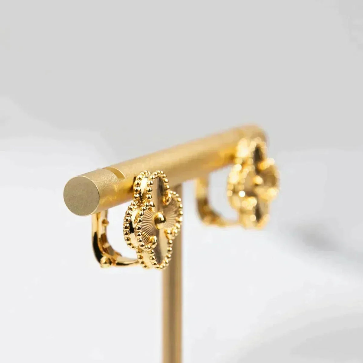 [Garvey ]CLOVER MEDIUM 1 MOTIFS LASER EARRINGS