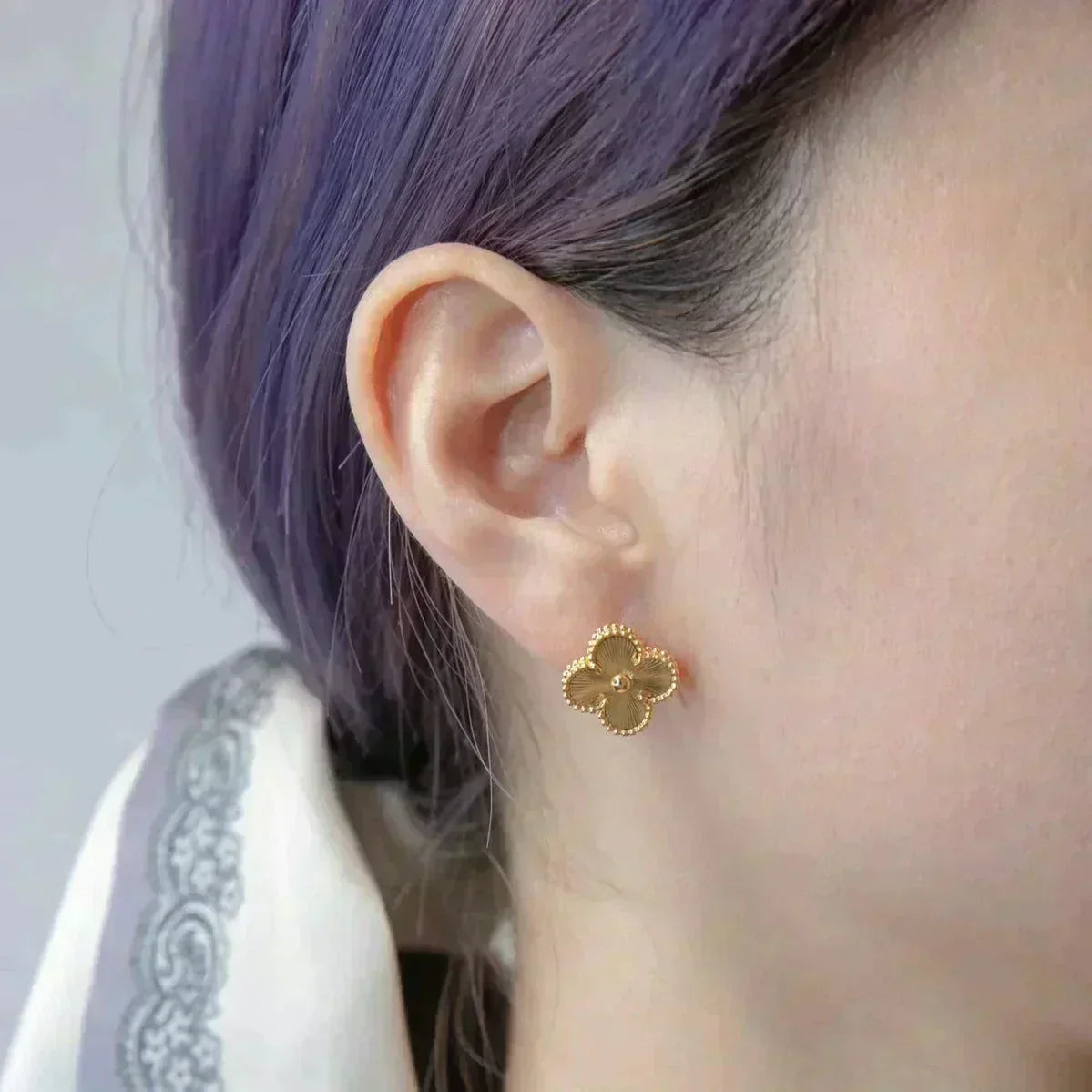 [Garvey ]CLOVER MEDIUM 1 MOTIFS LASER EARRINGS