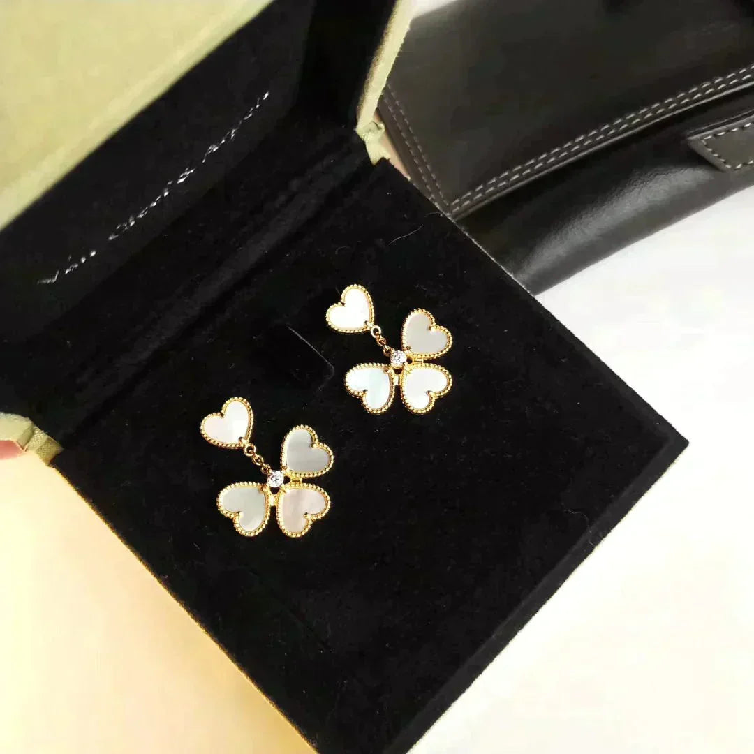 [Garvey ]CLOVER SWEET WHITE MOP EARRINGS