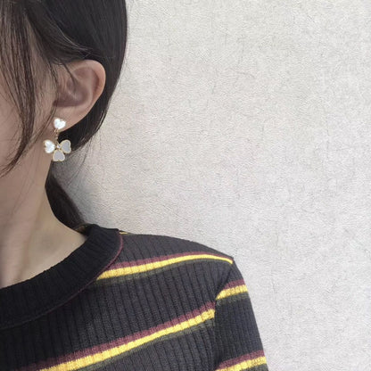 [Garvey ]CLOVER SWEET WHITE MOP EARRINGS