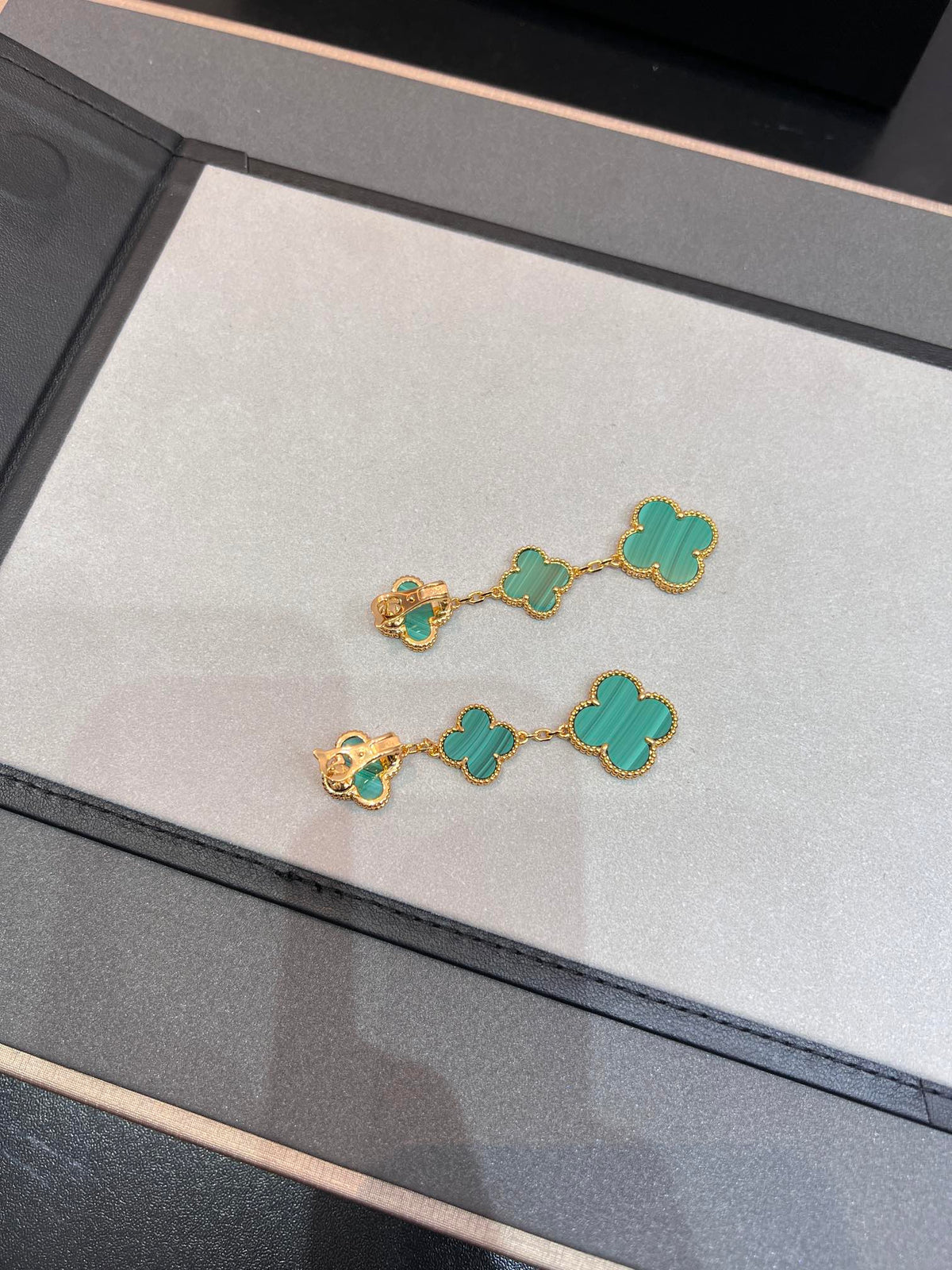 [Garvey ]CLOVER MALACHITE 3 MOTIFS GOLD