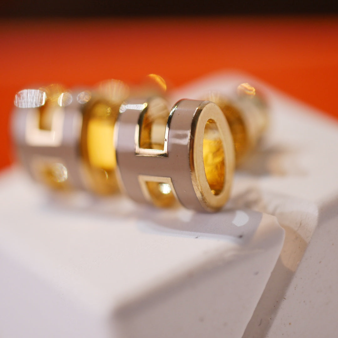 [Garvey ]MINI POP H GOLD EARRINGS GREY
