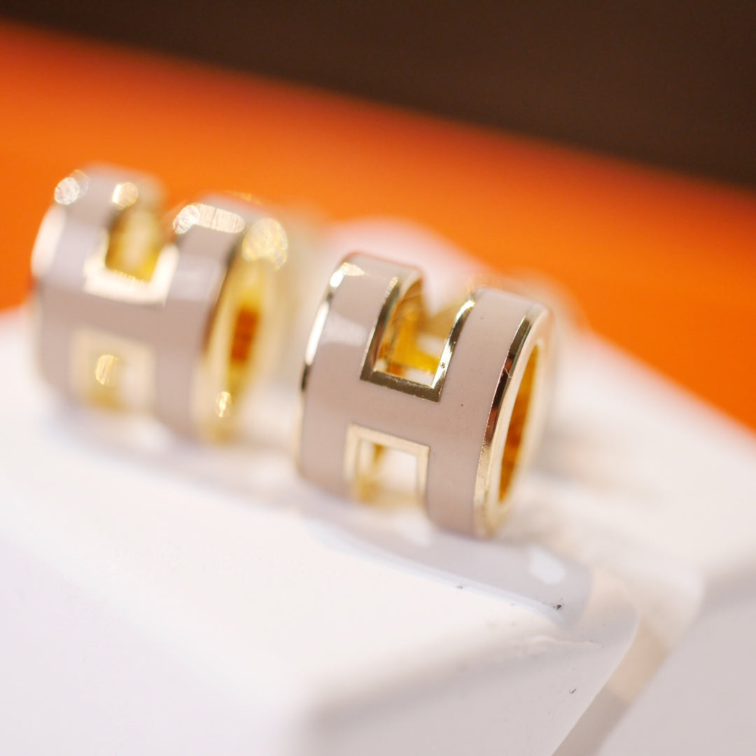 [Garvey]MINI POP H GOLD EARRINGS GREY