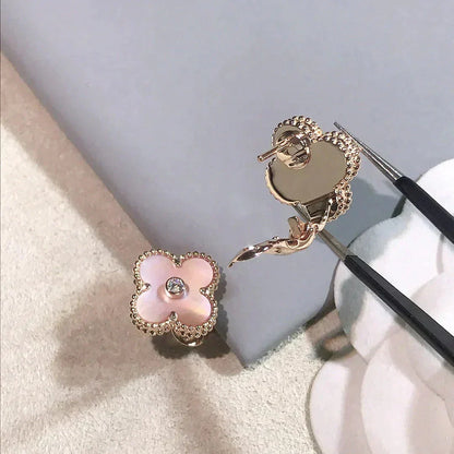 [Garvey ]CLOVER MEDIUM 1 MOTIFS  PINK MOP DIAMOND EARRINGS