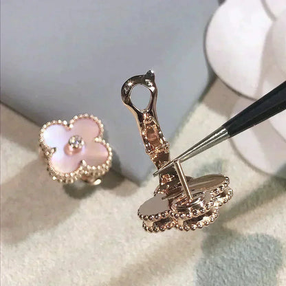 [Garvey ]CLOVER MEDIUM 1 MOTIFS  PINK MOP DIAMOND EARRINGS