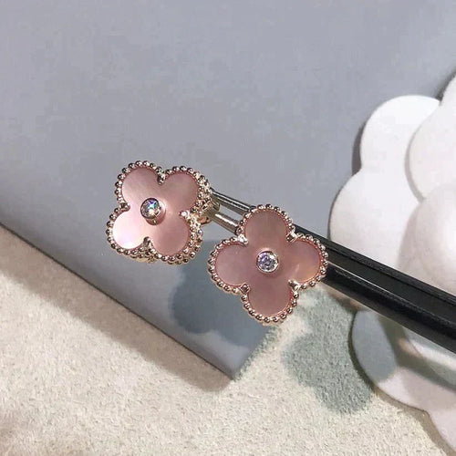 [Garvey ]CLOVER MEDIUM 1 MOTIFS  PINK MOP DIAMOND EARRINGS