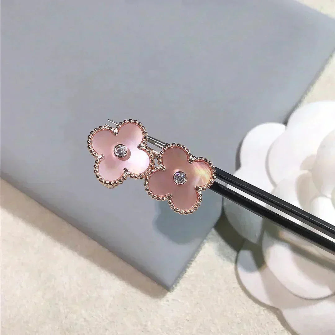[Garvey ]CLOVER MEDIUM 1 MOTIFS  PINK MOP DIAMOND EARRINGS