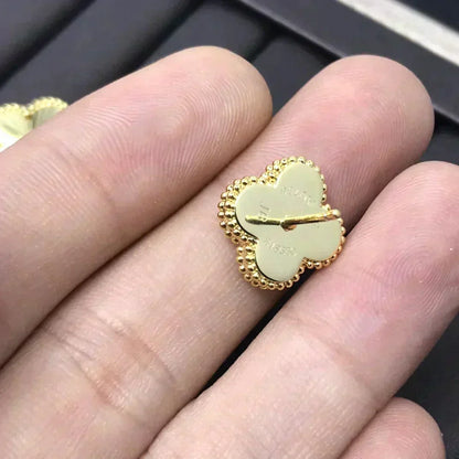 [Garvey ]CLOVER MINI 9.5MM LASER EARRINGS