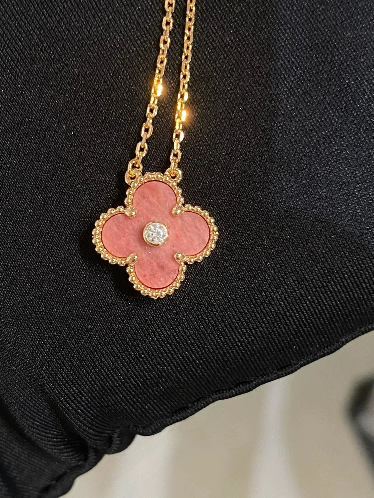 [Garvey ]CLOVER 15MM DIAMOND RHODONITE NECKLACE