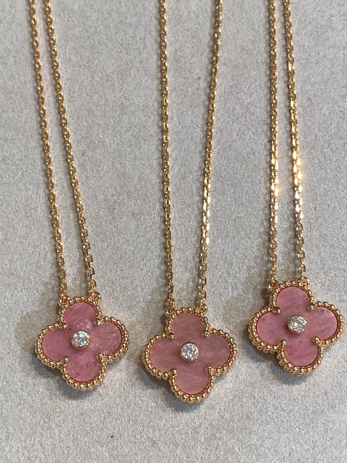 [Garvey ]CLOVER 15MM DIAMOND RHODONITE NECKLACE