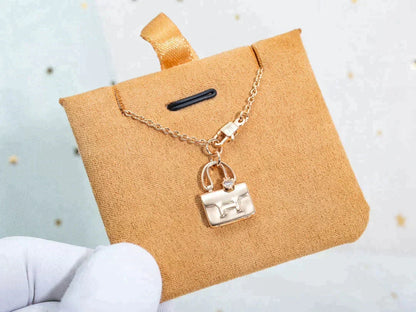 [Garvey ]AMULETTE PEDANT ROSE GOLD NECKLACE