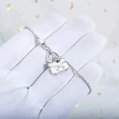 [Garvey ]AMULETTE PEDANT SILVER NECKLACE