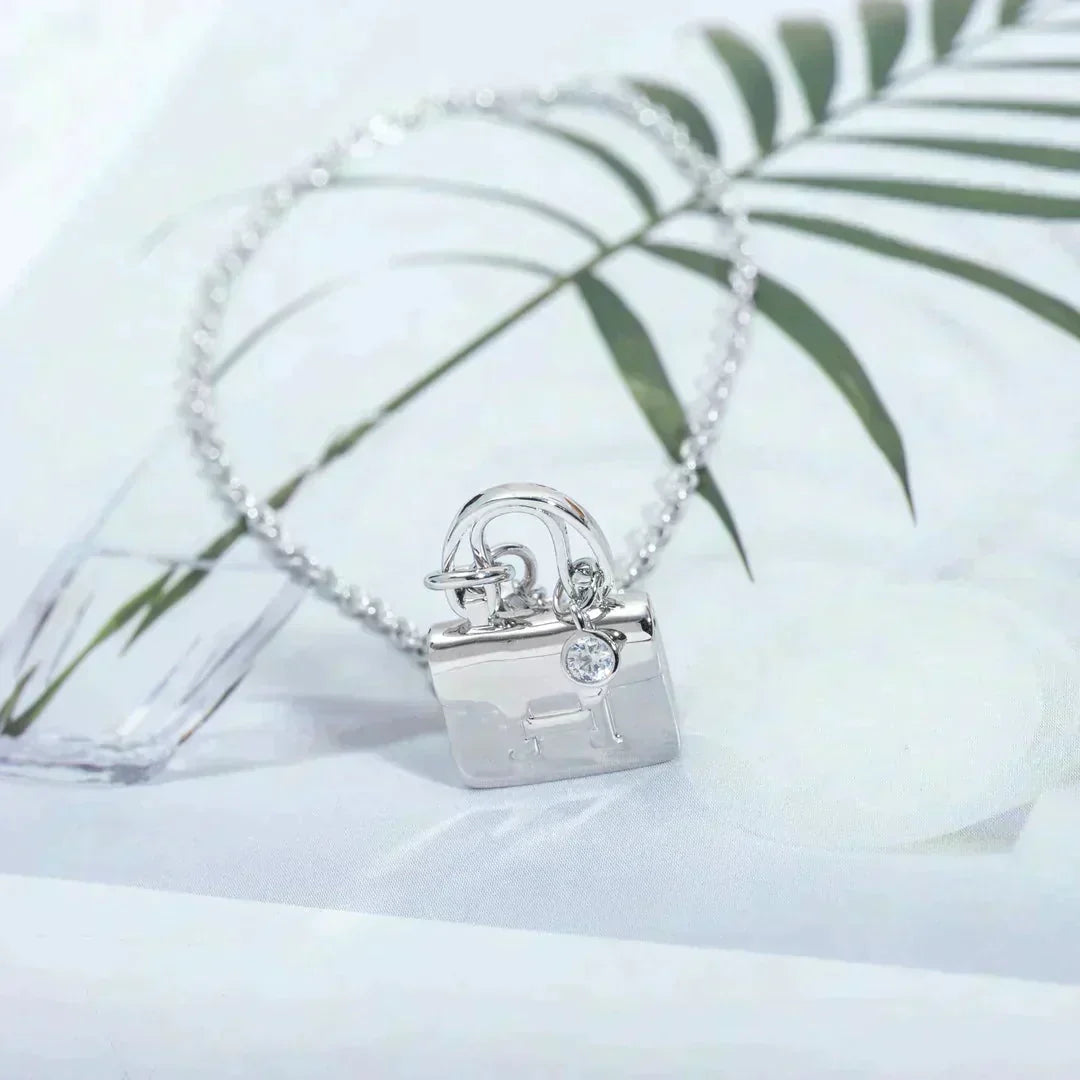 [Garvey]AMULETTE PEDANT SILVER NECKLACE