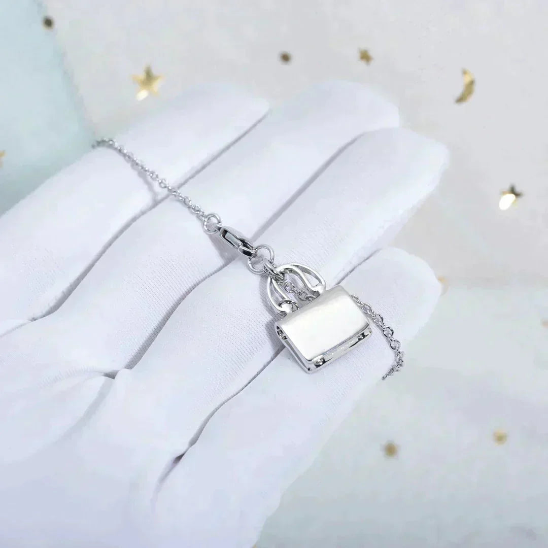 [Garvey ]AMULETTE PEDANT SILVER NECKLACE