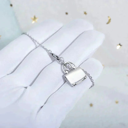 [Garvey ]AMULETTE PEDANT SILVER NECKLACE