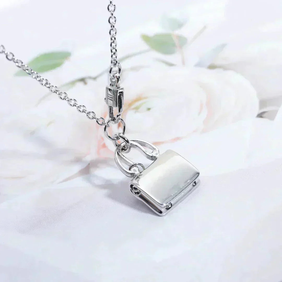 [Garvey ]AMULETTE PEDANT SILVER NECKLACE