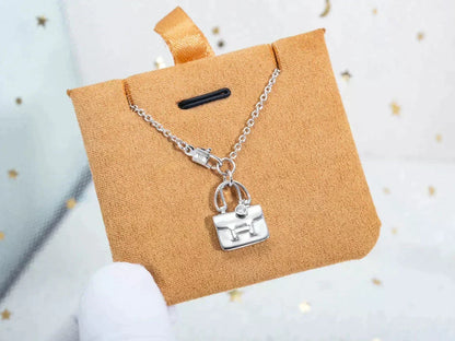 [Garvey ]AMULETTE PEDANT SILVER NECKLACE