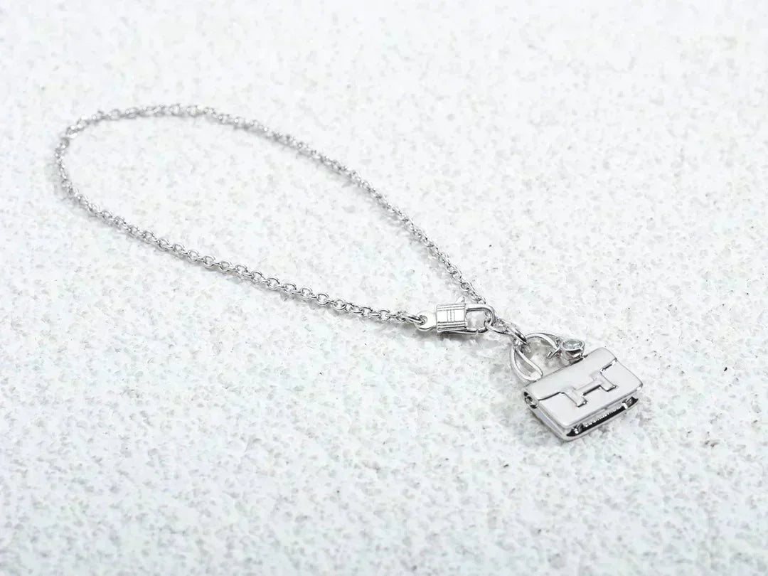 [Garvey]AMULETTE PEDANT SILVER NECKLACE