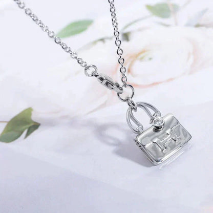 [Garvey ]AMULETTE PEDANT SILVER NECKLACE