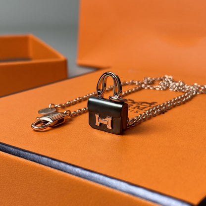 [Garvey ]CONSTANCE BLACK PEDANT PINK GOLD NECKLACE