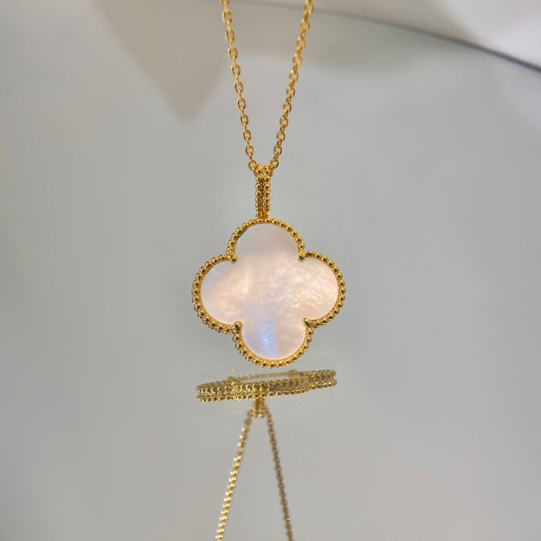 [Garvey ]CLOVER 25MM MOP LARGE PENDANT NECKLACE