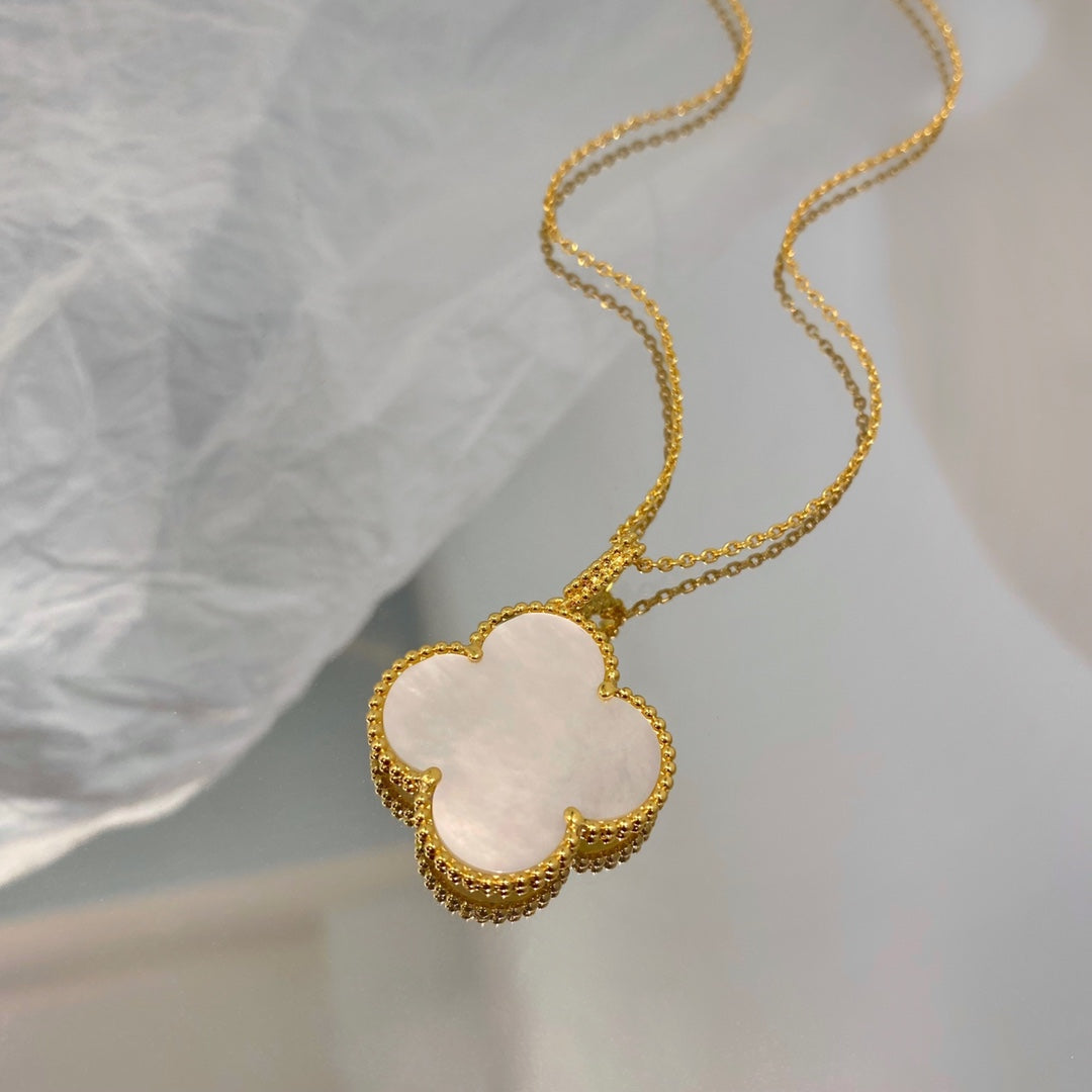 [Garvey ]CLOVER 25MM MOP LARGE PENDANT NECKLACE