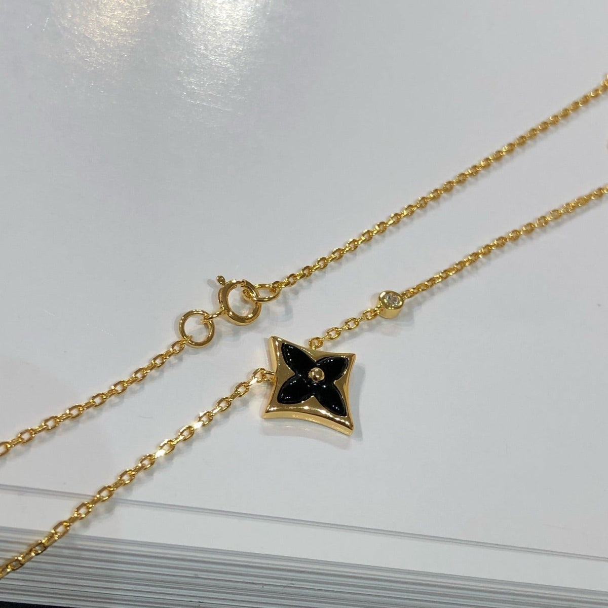 [Garvey ]STAR BLACK MOP NECKLACE