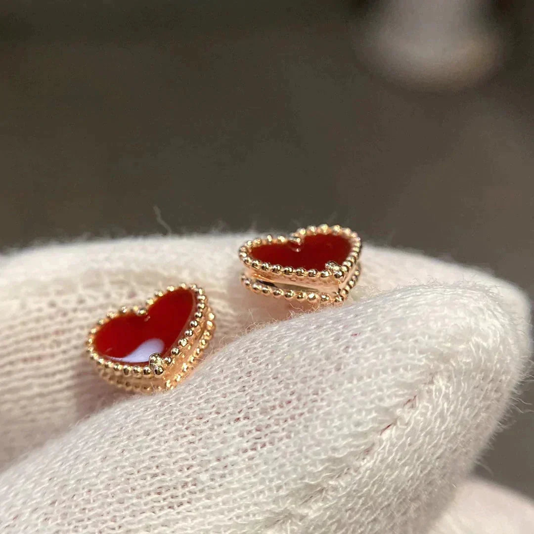 [Garvey ]HEART CARNELIAN STUD EARRINGS