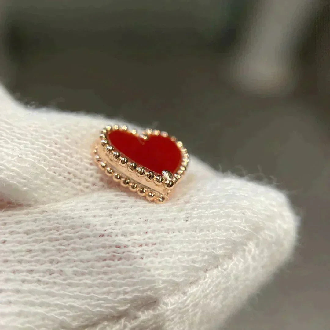 [Garvey ]HEART CARNELIAN STUD EARRINGS