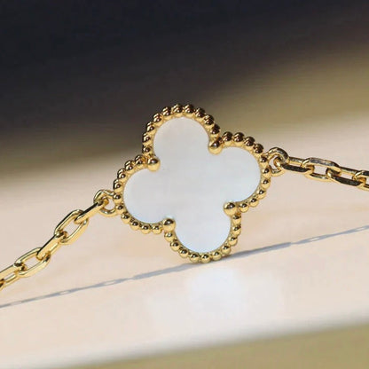 [Garvey ]CLOVER 20 MOTIFS WHITE MOP NECKLACE