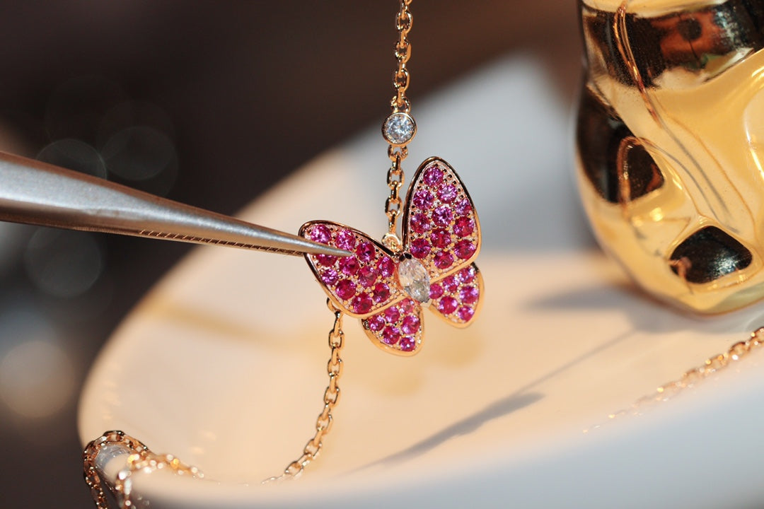 [Garvey ]BUTTERFLY RED DIAMOND ROSE GOLD NECKLACE