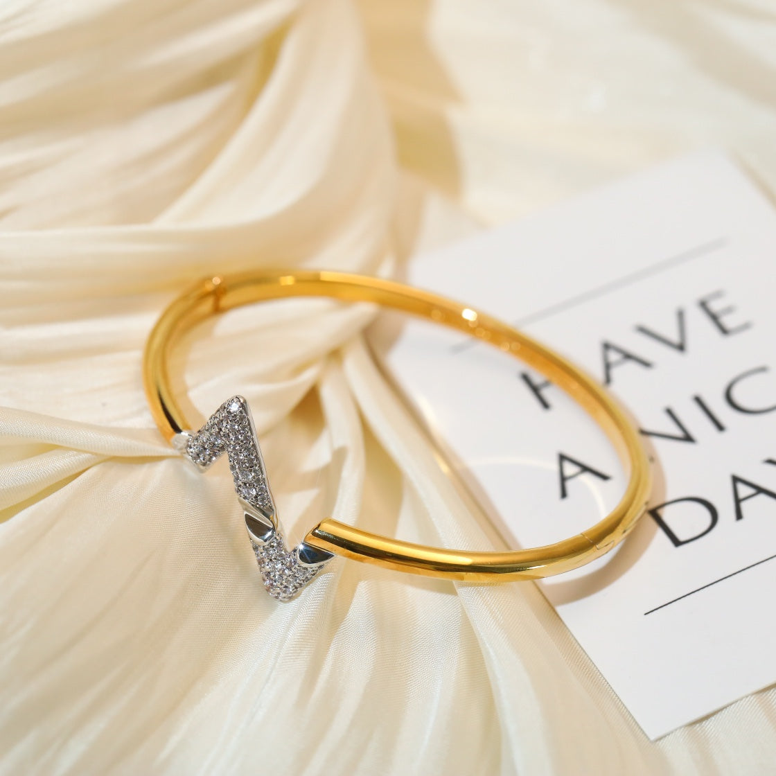 [Garvey]VOLTE UPSITE DOWN GOLD DIAMOND BRACELET