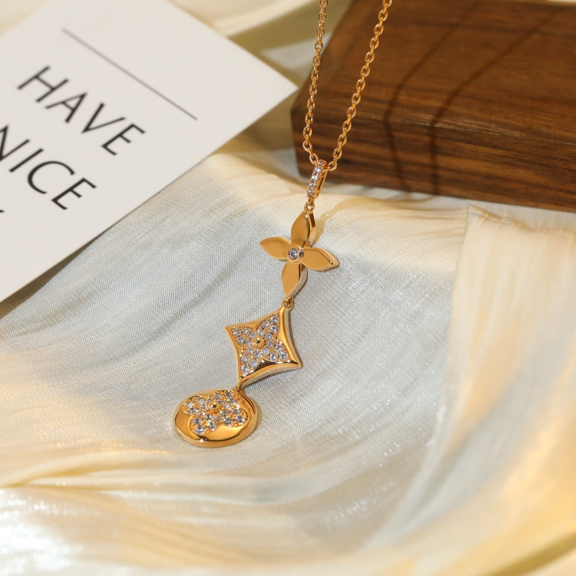 [Garvey ]STAR AND SUN DIAMOND PINK GOLD NECKLACE