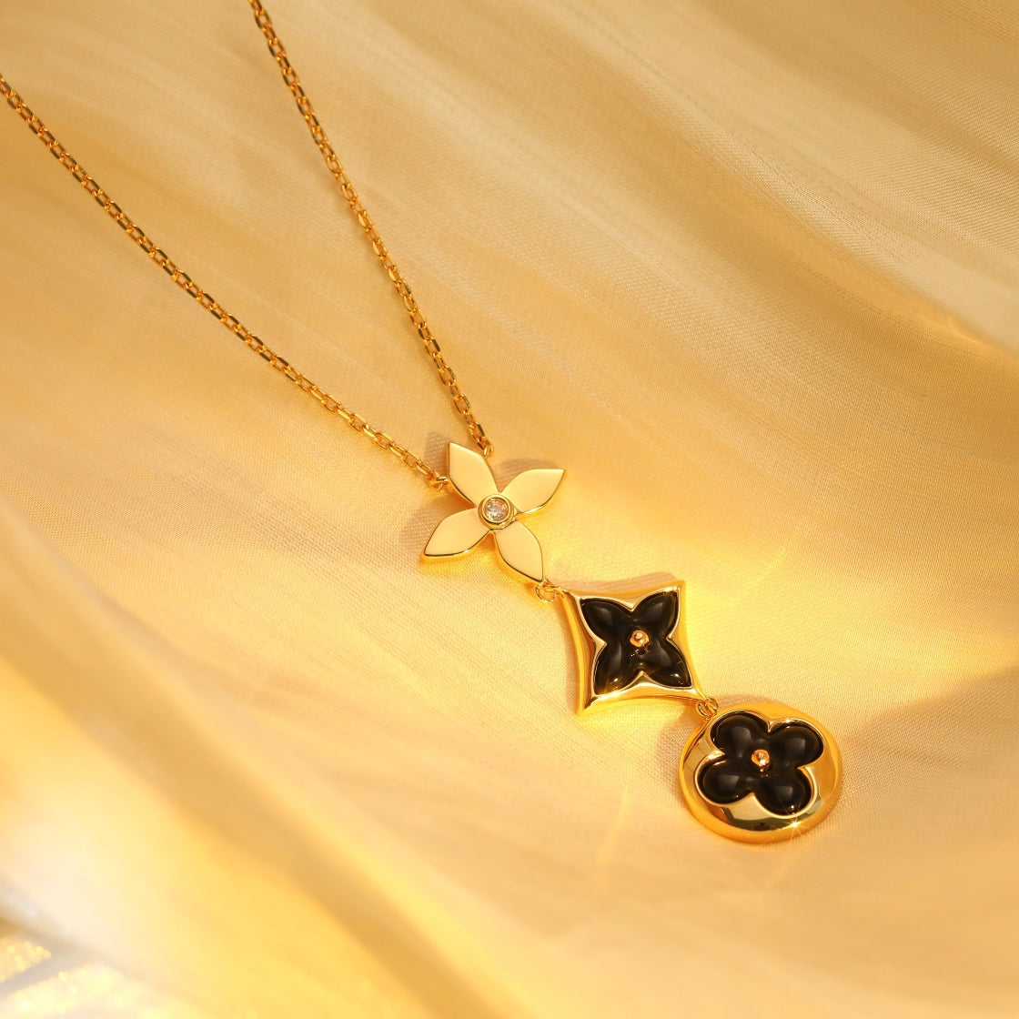 [Garvey ]STAR AND SUN ONYX PINK GOLD NECKLACE