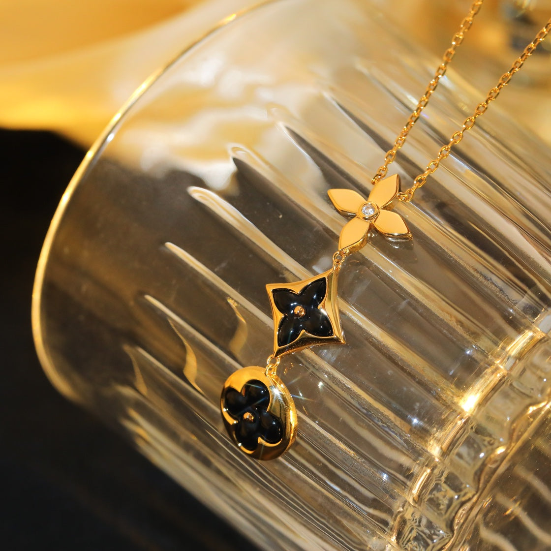 [Garvey]STAR AND SUN ONYX ROSE GOLD NECKLACE